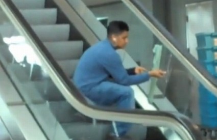 Koliko je ljudi diralo držače na pokretnim stepenicama prije vas?
