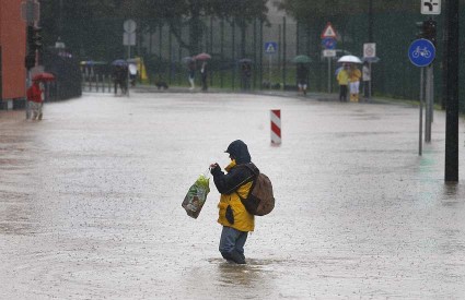 Slovenija: Kritično stanje zbog poplava Slovenija: Kritično stanje zbog poplava
