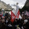 Francuzi i dalje burno prosvjeduju protiv mirovinske reforme