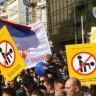 Nekoliko tisuća ljudi prosvjedovalo protiv gay parade u Beogradu
