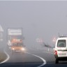 Mjestimice gusta magla usporava promet