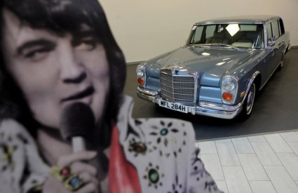 Elvisova limuzina Mercedes-Benz 600 Saloon prije aukcije na kojoj se očekuje postizala cijenu i od 200 tisuća funti