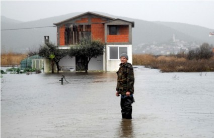 Neretva se izlila u Metkoviću