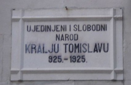 Spomen-ploča kralju Tomislavu u Orebiću
