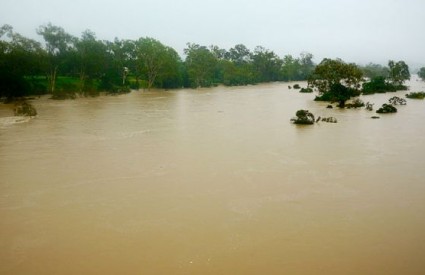 Više od 70 ljudi nestalo je u poplavama