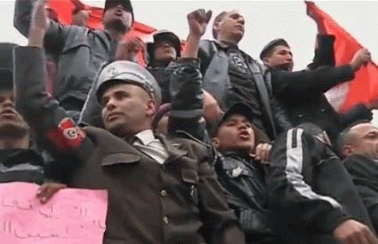 Prosvjednicima u Tunisu pridružili su se i policijski službenici