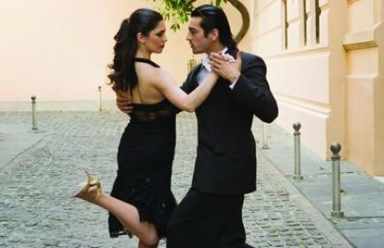 Možete li zamisliti kako vaša draga pleše tango s drugim?