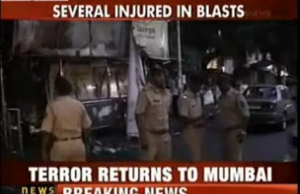 Tri eksplozije potresle Mumbai