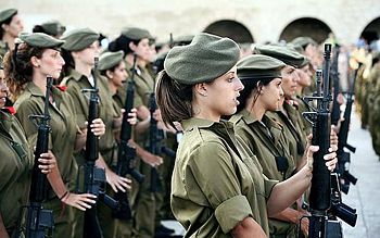 U Izraelu žene već godinama ravnopravno sudjeluju u svim vidovima vojske