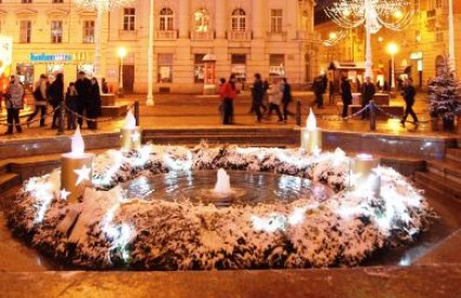 Advent u Zagrebu počinje paljenjem svijeće na Manduševcu