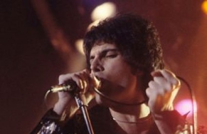 Freddie Mercury za vrijeme nastupa u New Havenu, 1978. 