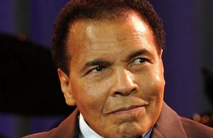 Umro je Muhammad Ali