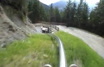 Vožnja niz padine Alpa u vlakiću smrti koja oduzima dah