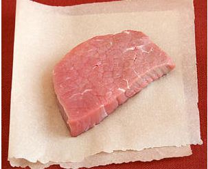 Eto... komad govedine... Eto... komad govedine...