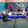 Beba igra ping pong