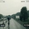 Pogledajte kako profić bježi biciklom od presretača