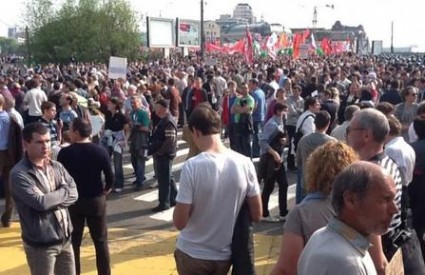 Deseci tisuća prosvjednika protiv Putina