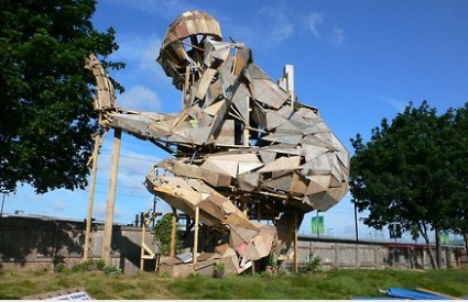 Tipična skulptura Giant Robotsa