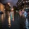 Poplavljeni auti na ulici