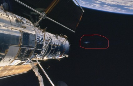 Gigantski NLO kraj ISS-a