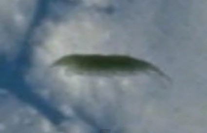 Svemirska meduza na snimci Space Shuttlea?