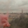 Aktivistice pustile ružičasti dim iznad Vatikana