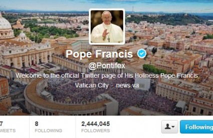 Papa Franjo je jak na Twitteru
