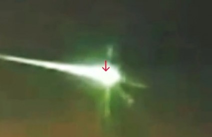 Trenutak udara NLO-a u meteorit