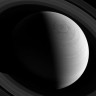 Heksagonalna oluja na Saturnu?