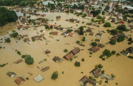 Najnužnija je hrana i higijenske potrepštine