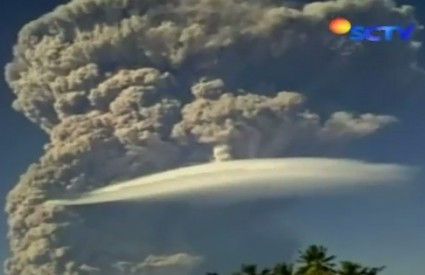 Nevjerojatni oblaci vulkanskog pepela