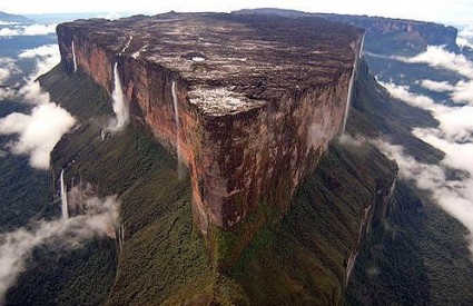 Čudesna Roraima bila je inspiracija za Izgubljeni svijet Čudesna Roraima bila je inspiracija za Izgubljeni svijet