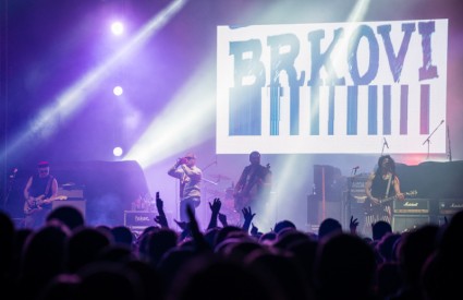 Brkovi napadaju Dom sportova sedmim albumom Brkovi napadaju Dom sportova sedmim albumom