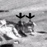 Izvanzemaljci pregledavaju olupinu NLO-a na Marsu