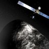 Philae se spušta na komet, Rosetta lebdi iznad njega