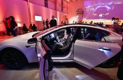 Tesla Model 3 - najjeftiniji do sad