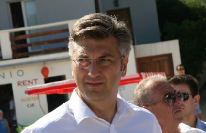 Plenković se bavi unutarnjim problemima...