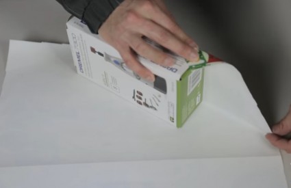 Zamatanje poklona zapravo je jednostavno i lako Zamatanje poklona zapravo je jednostavno i lako