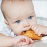 5 trikova da bebe počnu jesti raznoliku hranu