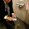 Zašto se smartphone NIKAD ne nosi na WC