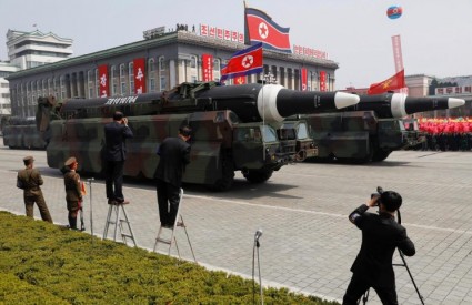 Kim nastavlja s provokacijama Kim nastavlja s provokacijama