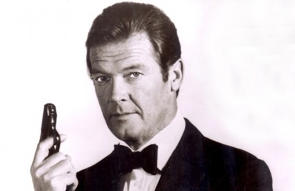 Umro je Sir Roger Moore