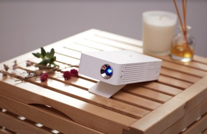 Prijenosni projektor LG MiniBeam je nevjerojatno jednostavan za korištenje