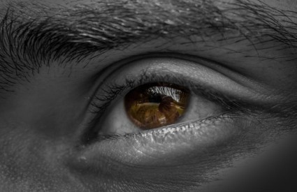 Boja očiju otkriva sklonost depresiji?