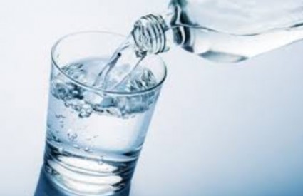 Treba li piti mineralnu vodu?