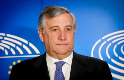 Antonio Tajani se zaletio...