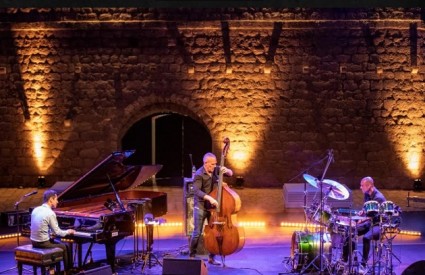 Avishai Cohen Trio