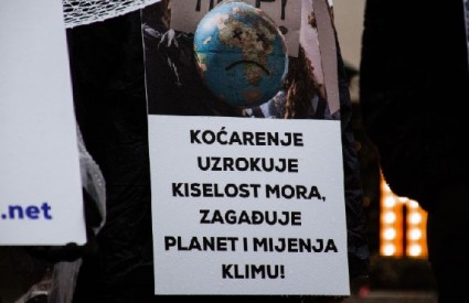 Zabraniti trenutno! Zabraniti trenutno!