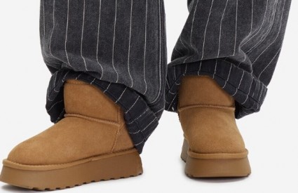 Treba vam topla obuća ;)