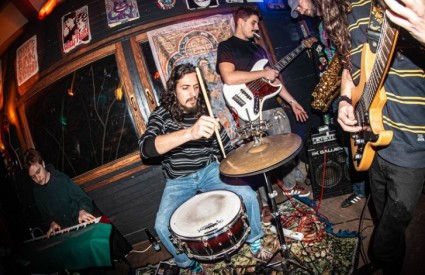 RH Space Orchestra za zagrijavanje